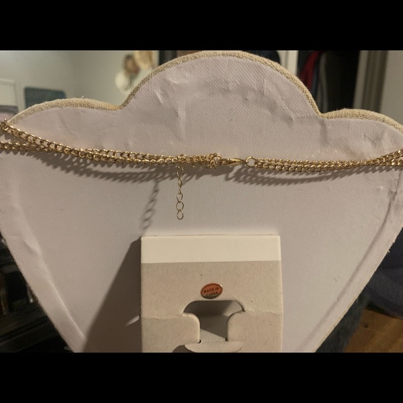 NEW STATEMENT NECKLACE - Picture 4 of 5